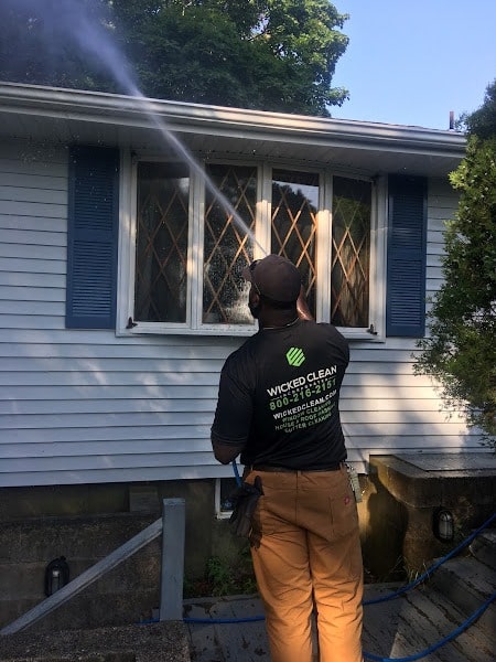 Gutter Cleaning Service Wellesley MA 13